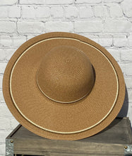 Load image into Gallery viewer, Women&#39;s Wide-Brim Beach Hat - Brown Multi
