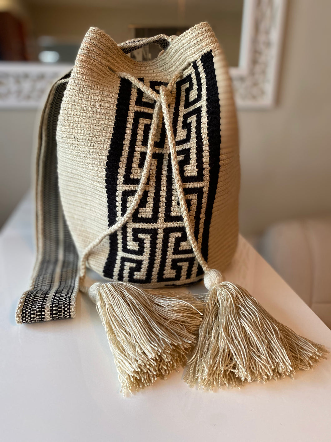 Wayuu Mochila Bag | Beige y Negra