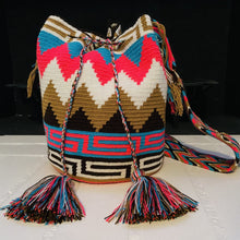 Load image into Gallery viewer, Wayuu Mochila Bag | Montañas

