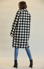 Load image into Gallery viewer, Black and White Houndstooth Coat
