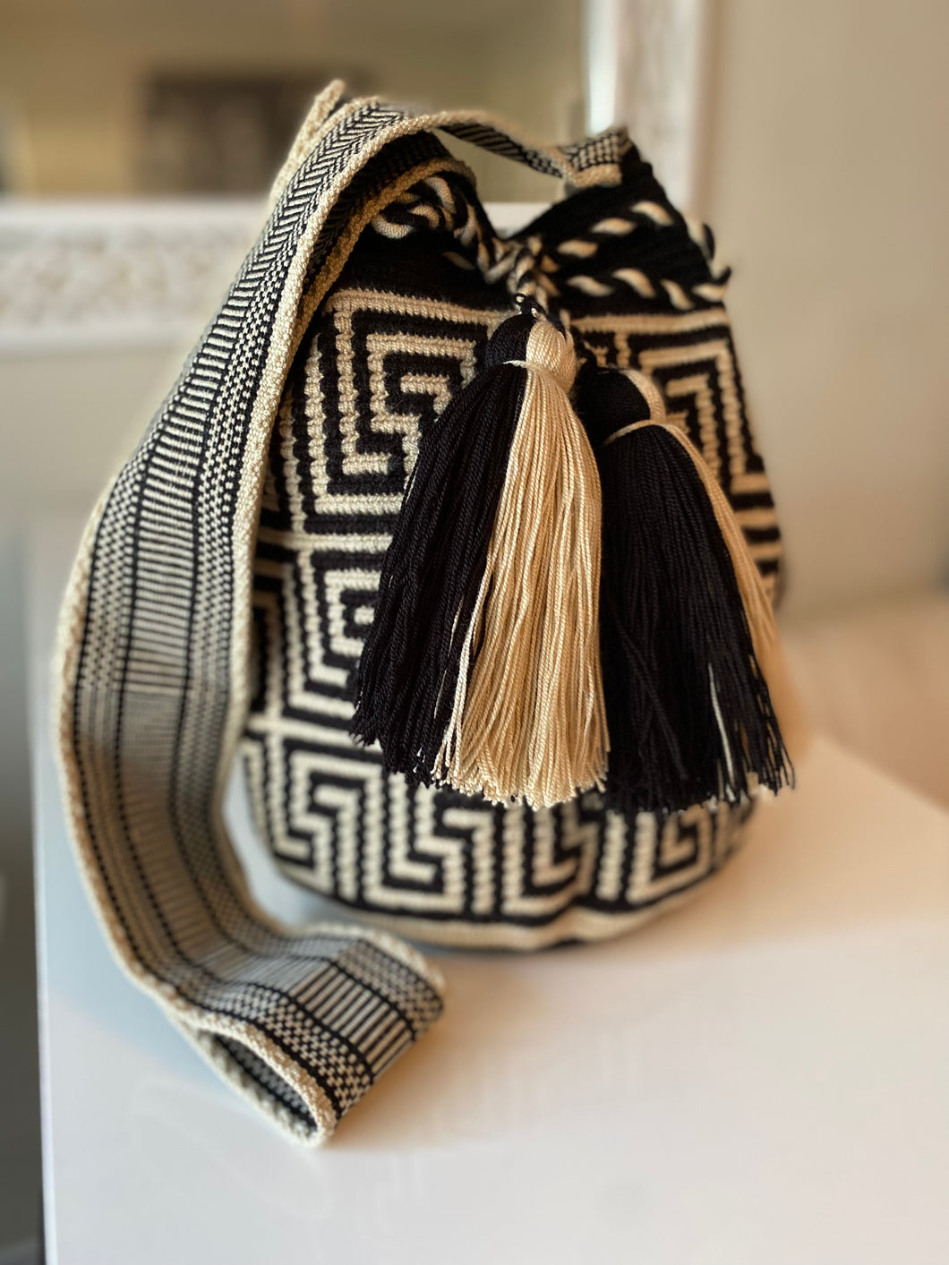 Wayuu Mochila Bag | Tan y Negra