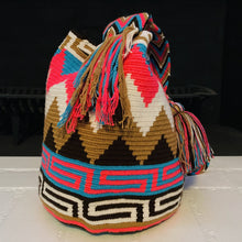 Load image into Gallery viewer, Wayuu Mochila Bag | Montañas
